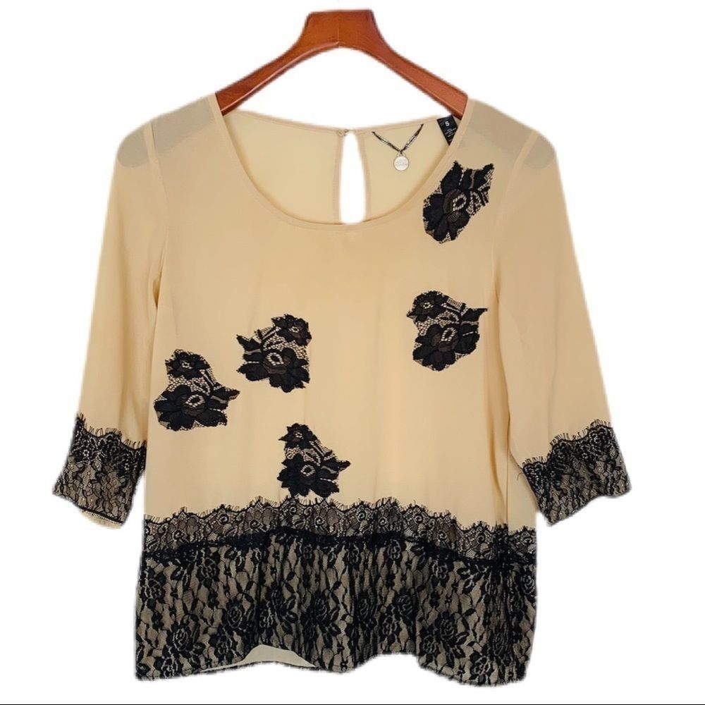 BKE boutique-sheer tan and black blouse size small